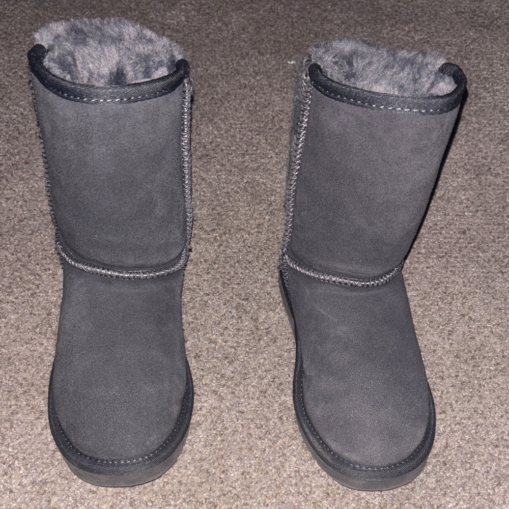 BearPaw Kids Gray Boots